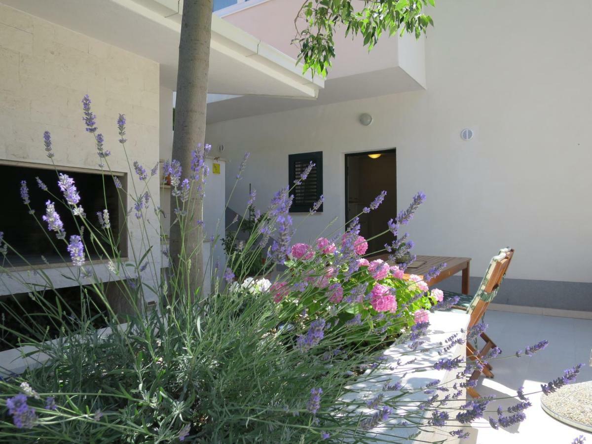 Apartments Kuzmanic Omis Exterior photo